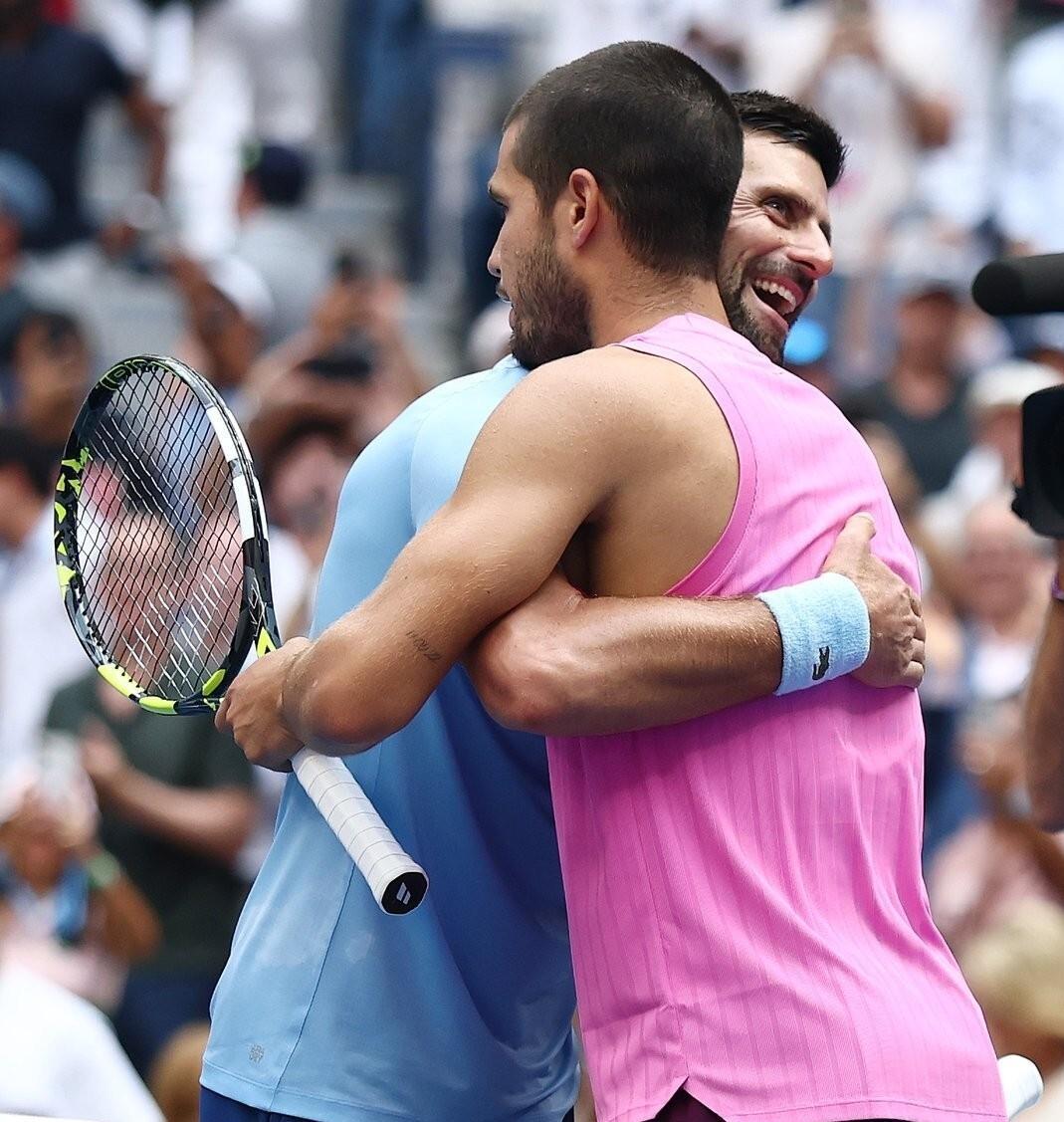 爱游戏网页-包含刚刚！德约科维奇在掘金比赛中大比分领先今晨里昂调整名单以备NBA季后赛，北京国安强势反弹备战德国杯的词条