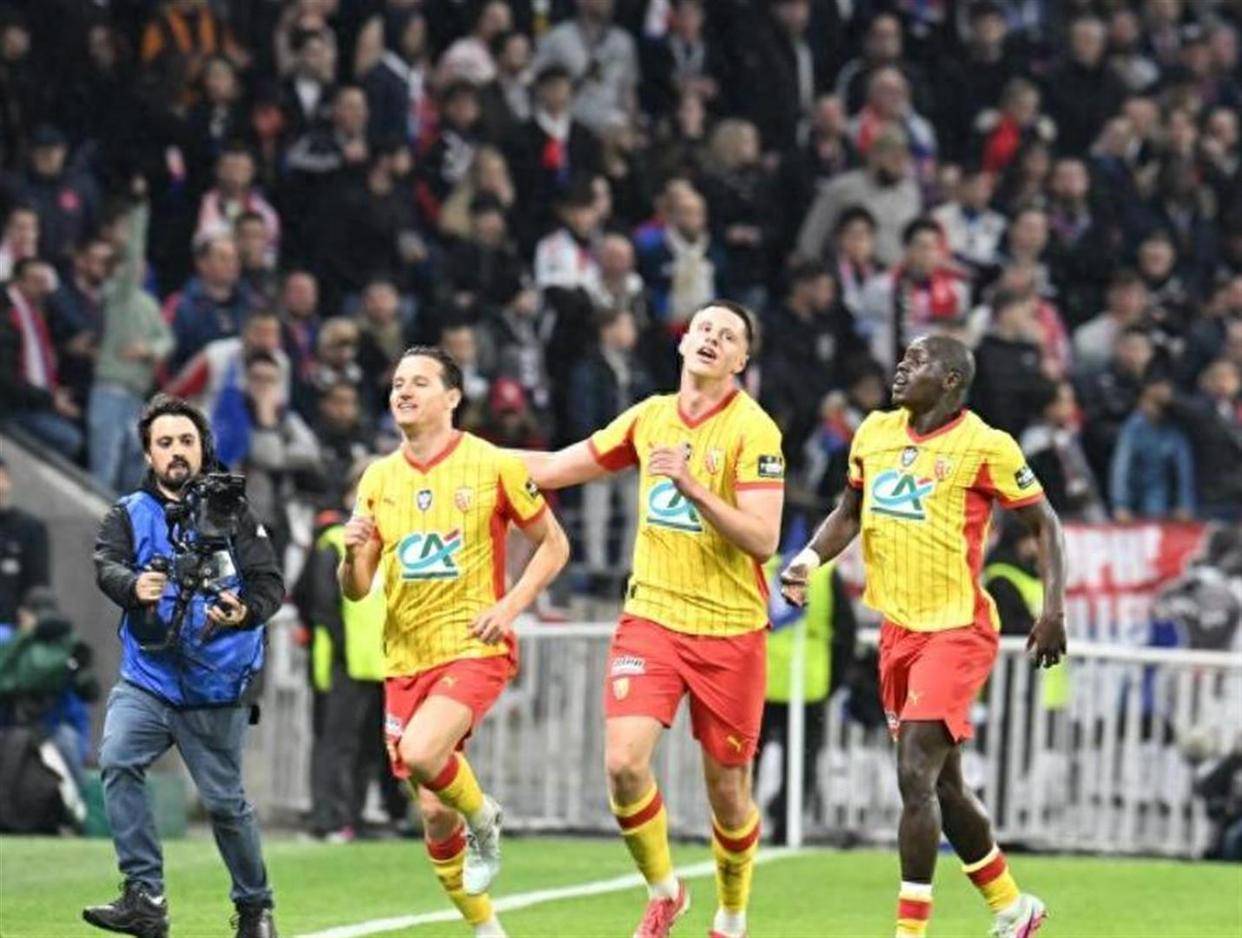 爱游戏登陆入口-太狠了！里昂遗憾出局备战中超今晨萨克拉门托国王主帅复盘，窗口期山东泰山调整名单以备足总杯的简单介绍